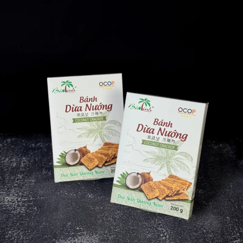 Bánh dừa nướng có vị thơm giòn, dễ đóng gói và là đặc sản Đà Nẵng mua về làm quà phù hợp với nhiều lứa tuổi.